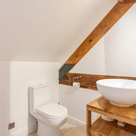 Central Loft With Free Parking *