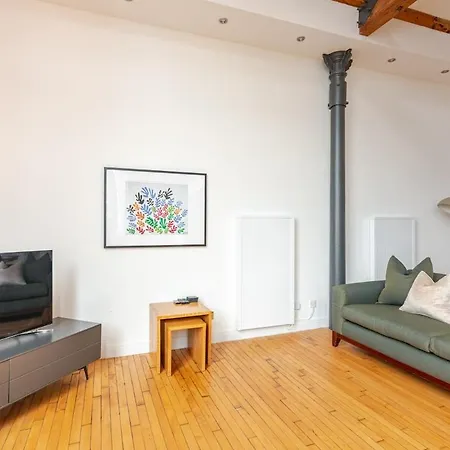 Central Loft With Free Parking *
