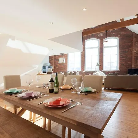 Central Loft With Free Parking *