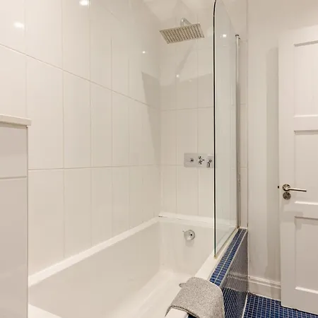 Central Loft With Free Parking شقة ليدز